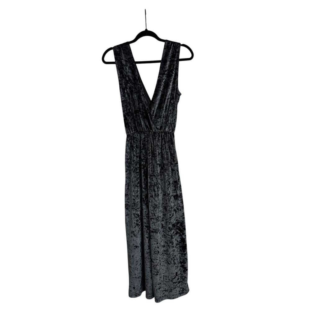 Taylor & Sage Gray Crushed Velvet Jumpsuit Romper Cropped Wide Leg Size XS - Picture 2 of 4